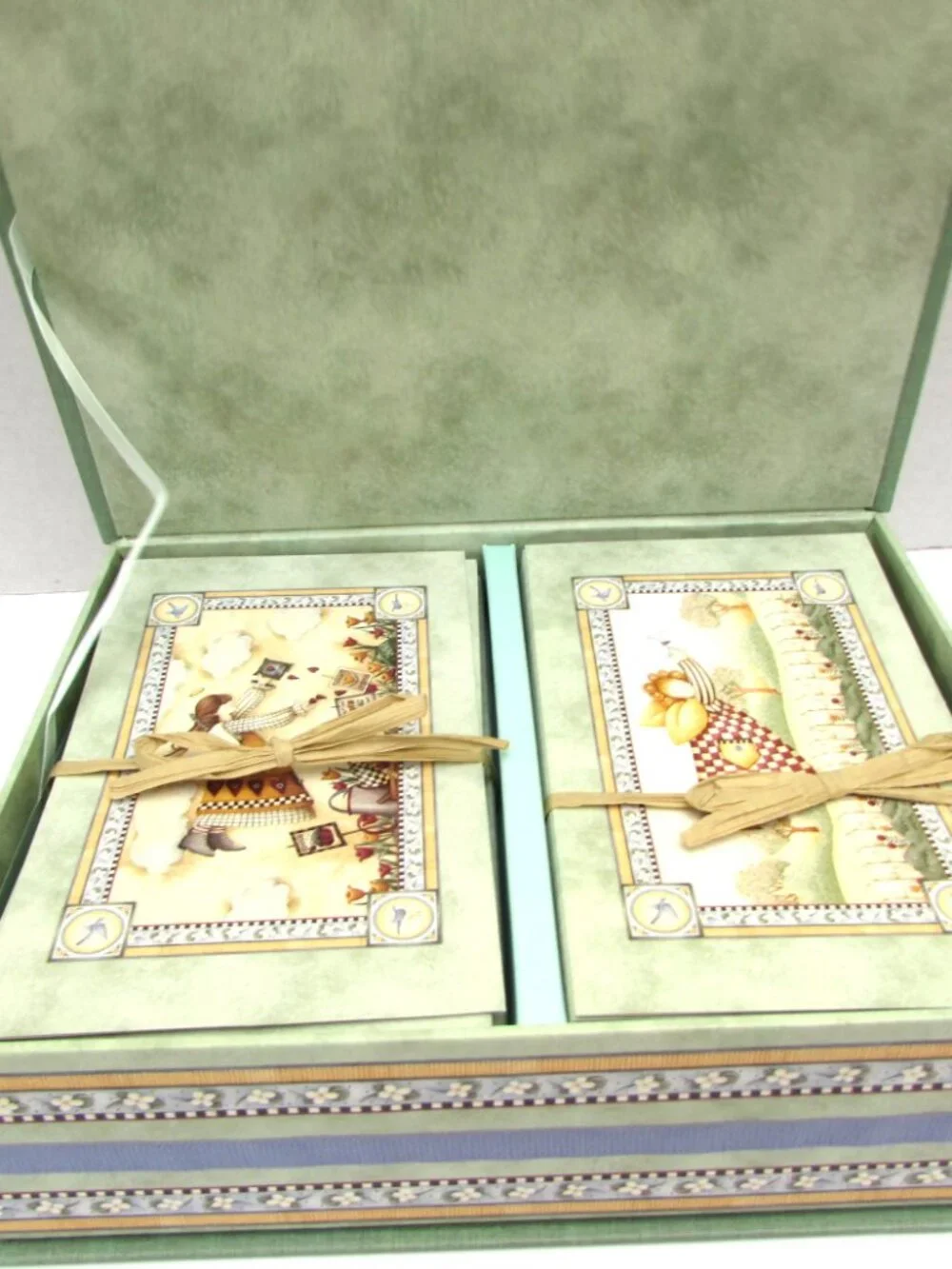 Debbie Mumm Deluxe 36 Blank Note Card Decorative Envelopes Set Keepsake Box